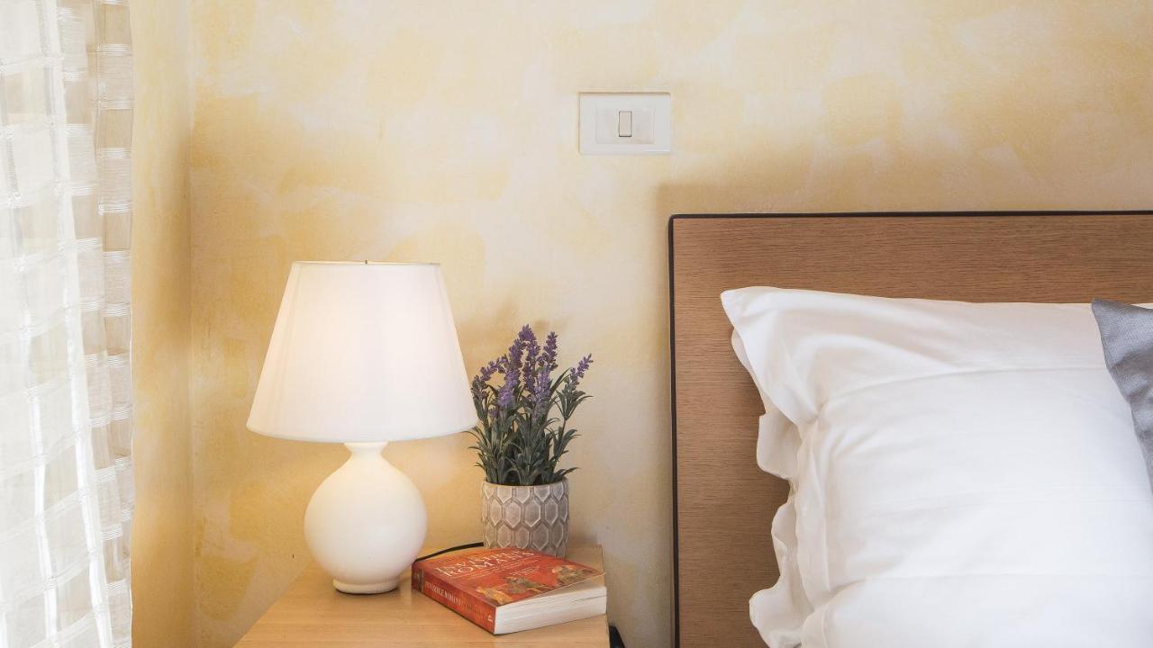 Rental In Rome Luce Apartment Roma